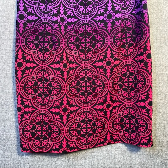 Maggy London Size 8 All-Over Print Open Back French Sleeve Stretch Mini Dress - Picture 3 of 5